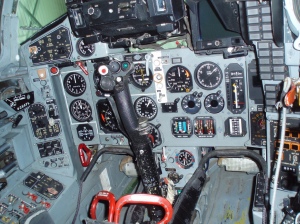 MiG-29 -hävittäjän ohjaamo, kuva: Anemone Nemorosa, Flickr, CC.